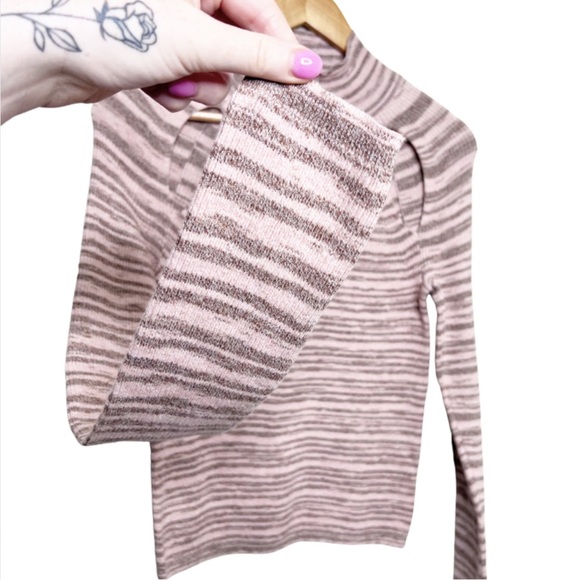 New with Tag Wild Fable Women Cold Shoulder Neutral Space Dye Turtleneck Sweater - Picture 8 of 16